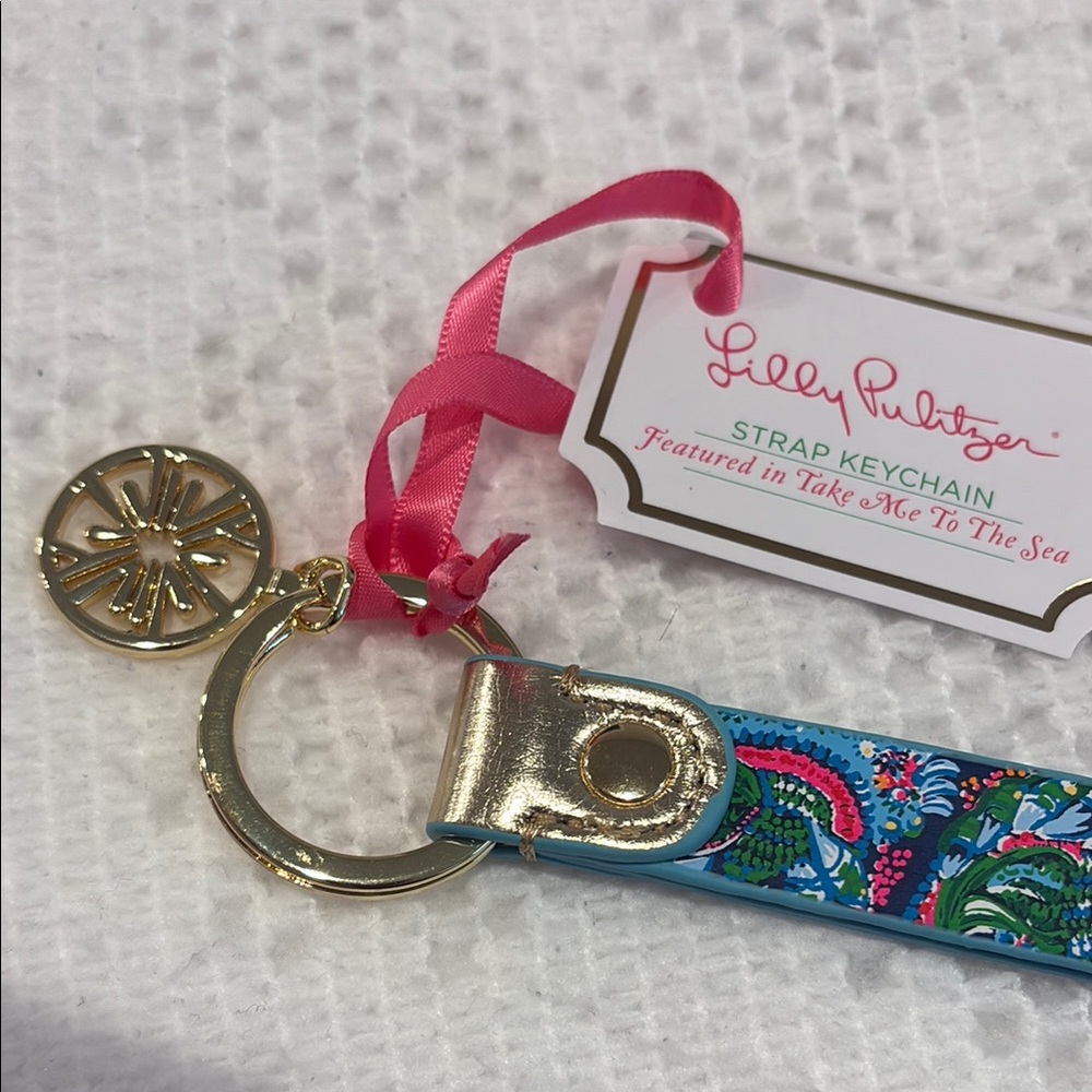 NWT Lilly Pulitzer Blue and Pink Featured in Take Me To The Sea Keychain - Picture 5 of 8